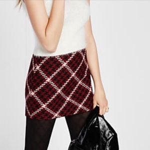 🙅🏽‍♀️ Express Skirt 🙅🏽‍♀️ Size: 4